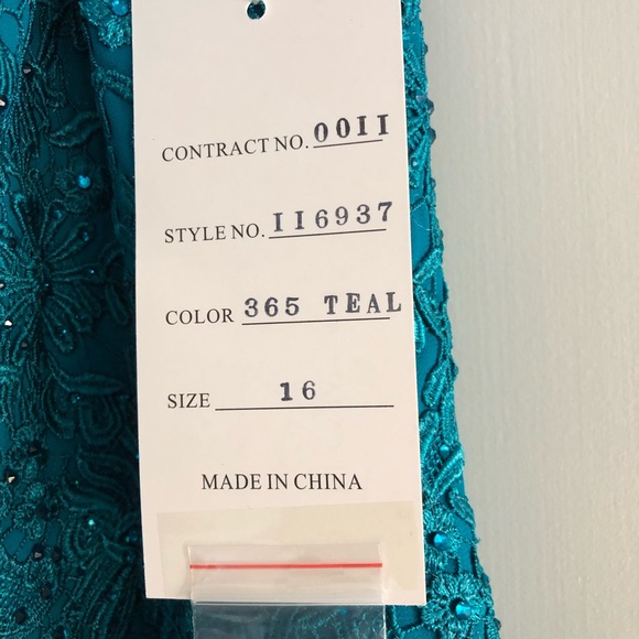 Montage by Mon Cheri Long Gown Teal Size 16 NEW with tags and shawl - Picture 6 of 8